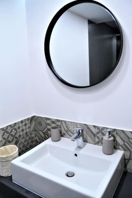 Dock33 - Comfort Loft In Catania Center מראה חיצוני תמונה